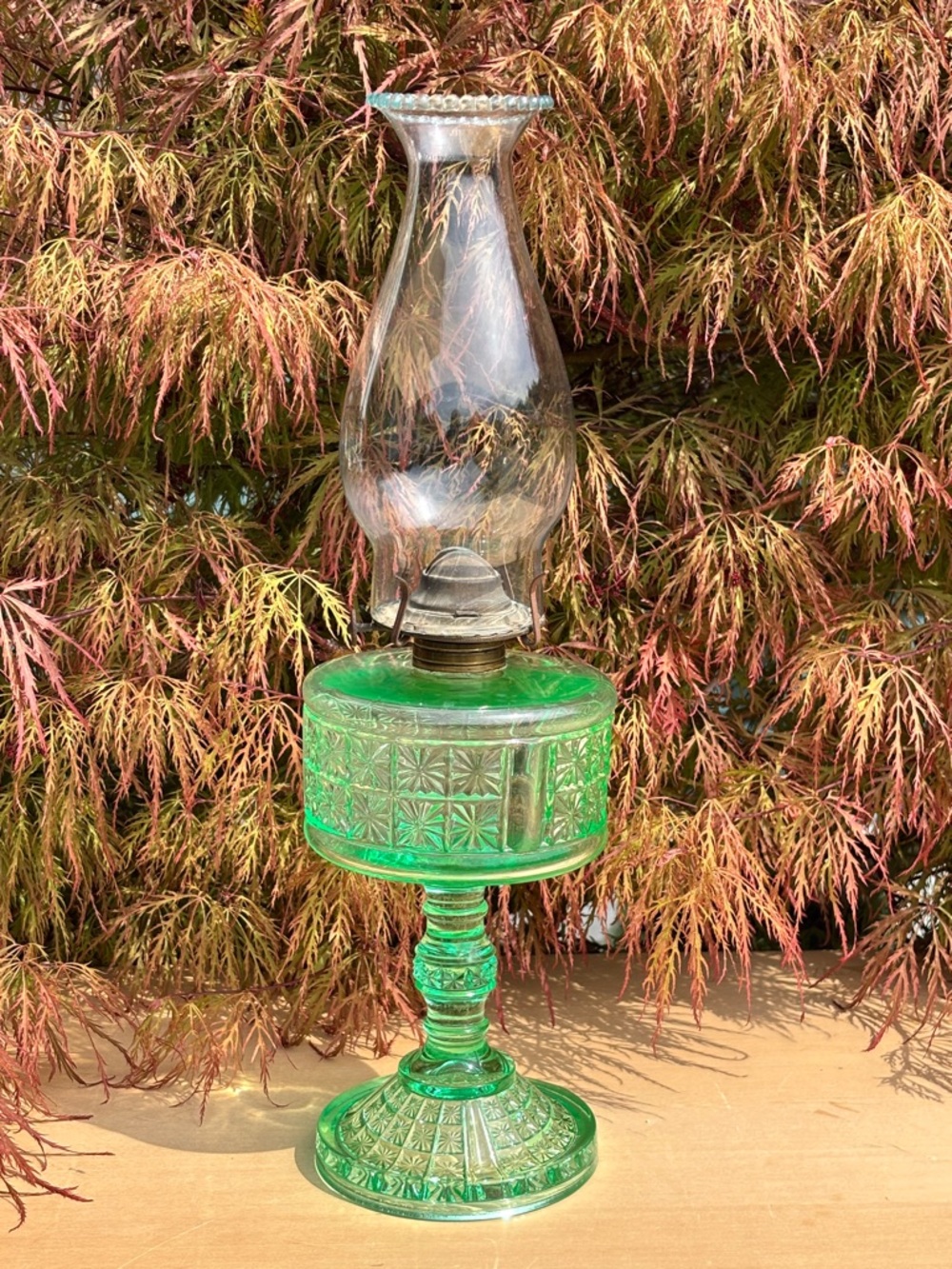 Antique King, Son & Co. No.24 Uranium Oil Lamp - Picture 3 of 12